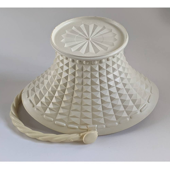 Vintage Regaline White Plastic Basket w/ Handle, Mid Century Easter Decor Kitsch - Picture 7 of 10